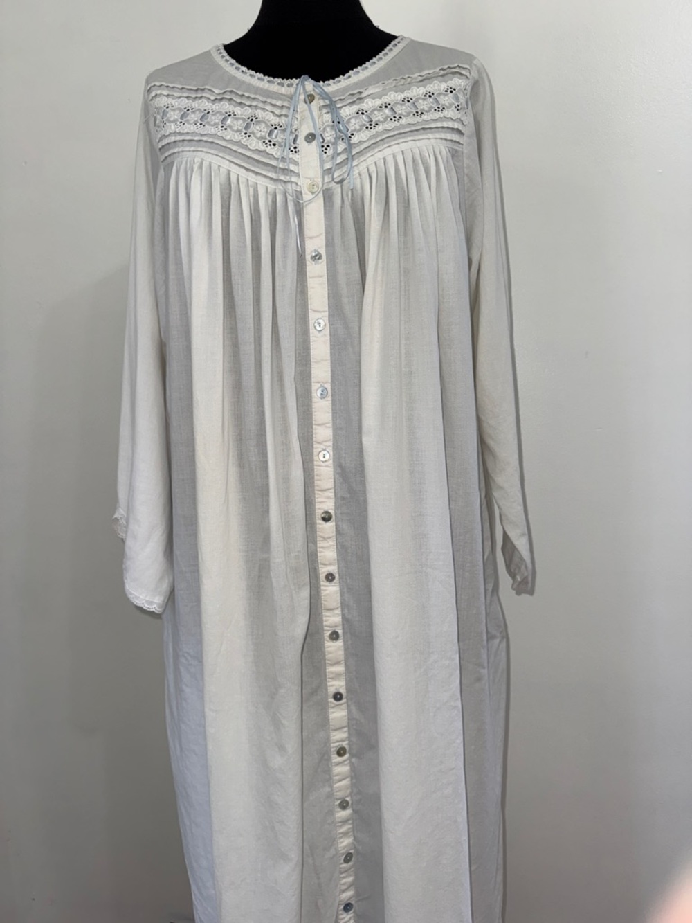 Eileen West White Embroidered Cotton Long Nightgown